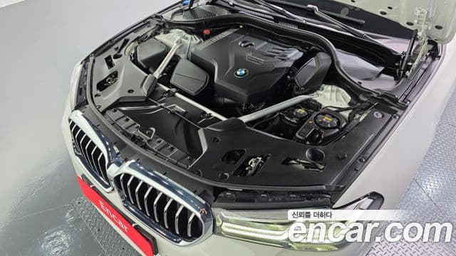 BMW 5 Series 2022 — фото 6 из 20