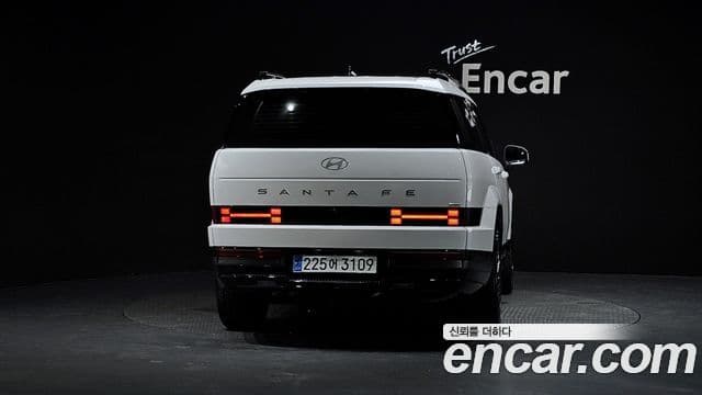 Hyundai Santa Fe 2024 — Photo 8/33