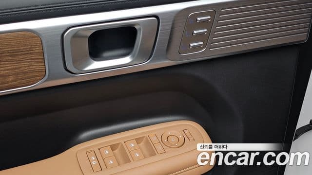 Hyundai Santa Fe 2024 — Photo 28/33