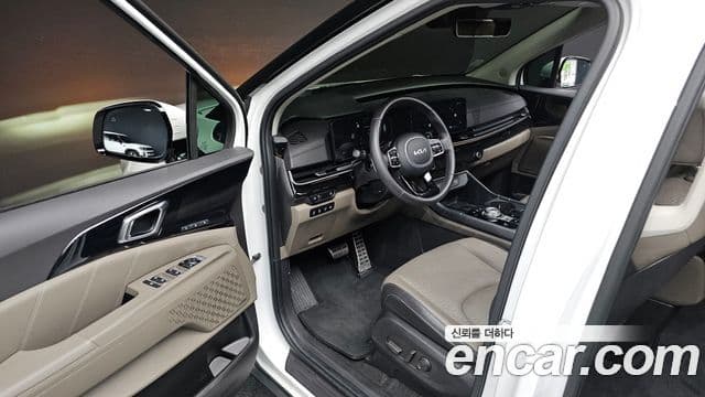 Kia Carnival 2024 — фото 9 из 20