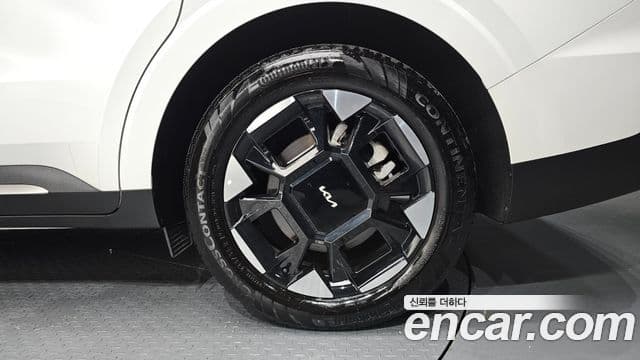 Kia Carnival 2024 — Şəkil 30/35