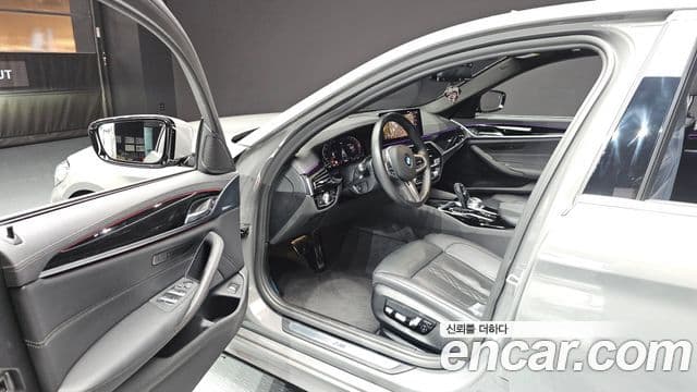 BMW 5 Series 2020 — Şəkil 10/20