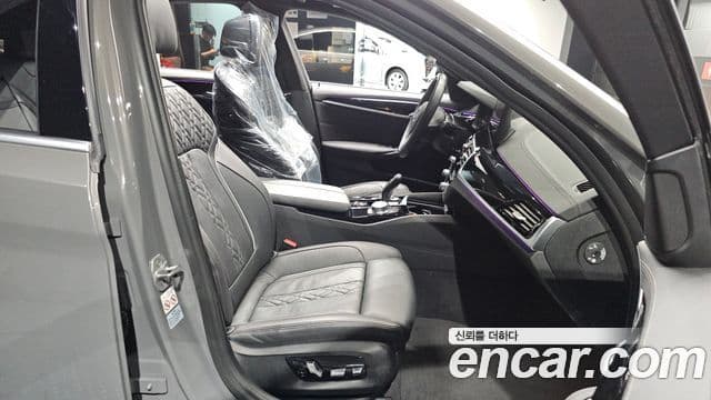 BMW 5 Series 2020 — Şəkil 12/20