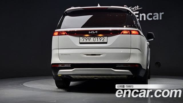 Kia Carnival 2023 — Фото 4/20