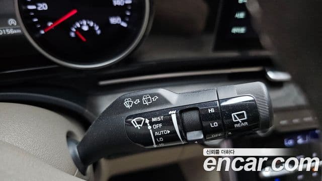 Kia Carnival 2023 — Фото 17/20