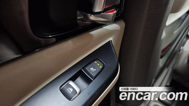 Kia Carnival 2023 — Фото 19/20