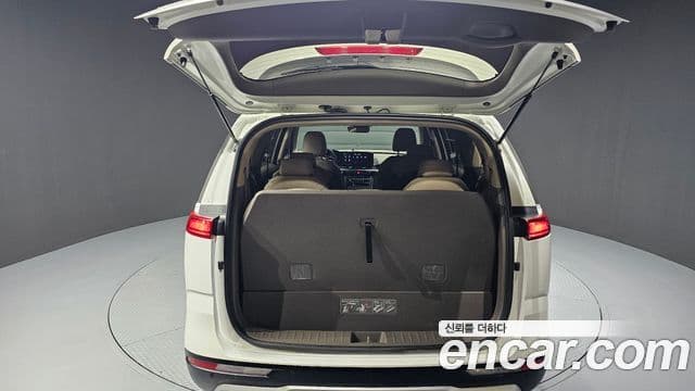 Kia Carnival 2023 — Фото 20/20