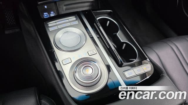 Genesis Electrified G80 2022 — фото 9 из 20