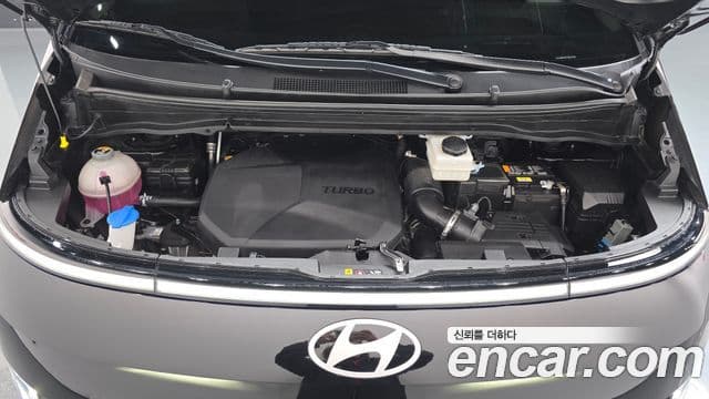 Hyundai Staria 2024 — фото 6 из 20