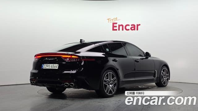 Kia Stinger 2021 — ფოტო 2/20