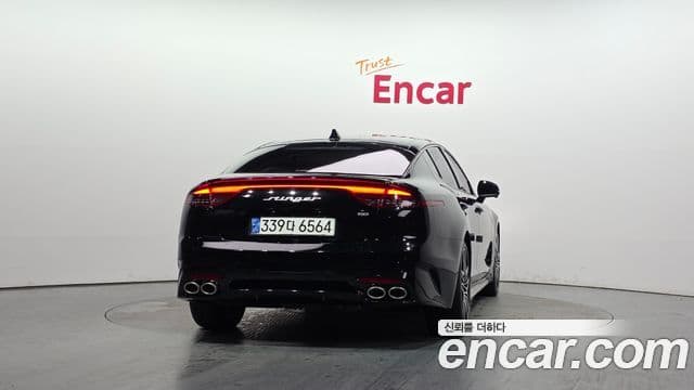 Kia Stinger 2021 — ფოტო 4/20