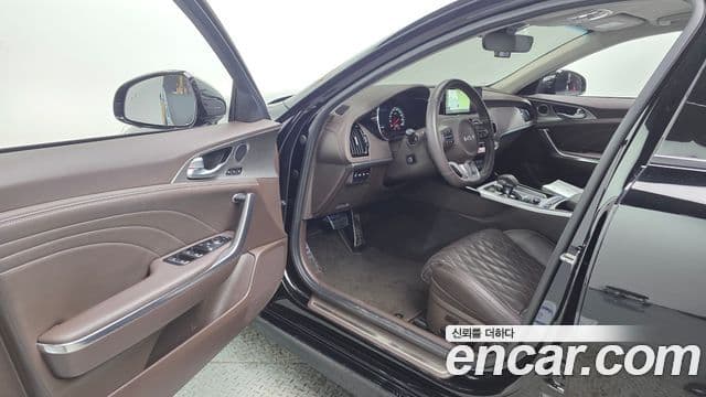 Kia Stinger 2021 — ფოტო 10/20