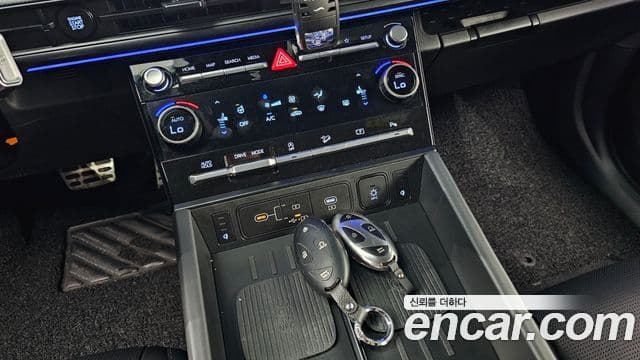 Hyundai Santa Fe 2024 — ფოტო 17/20