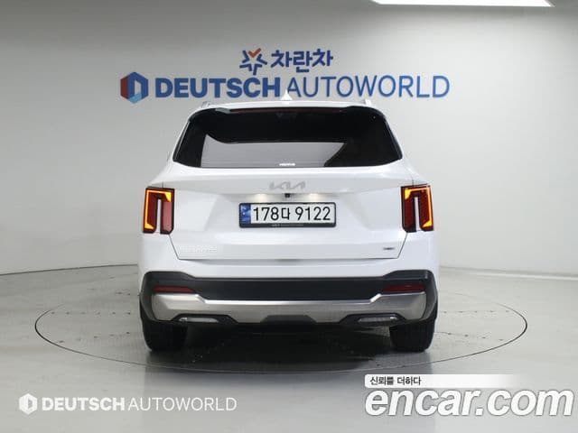 Kia Sorento 2023 — ფოტო 3/20