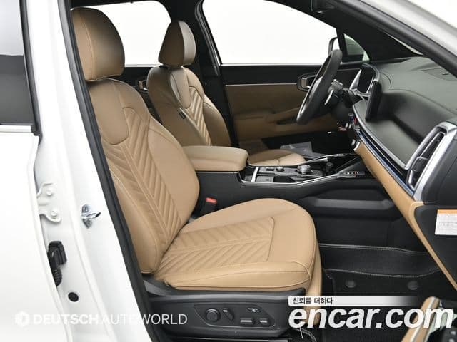 Kia Sorento 2023 — ფოტო 8/20