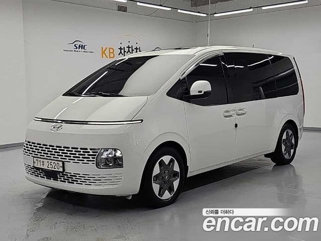 Hyundai Staria 2021 — Şəkil 10/14