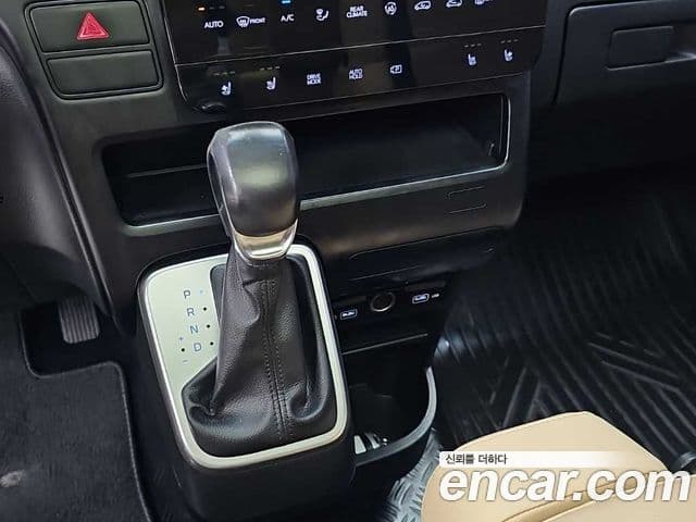 Hyundai Staria 2021 — Şəkil 7/14