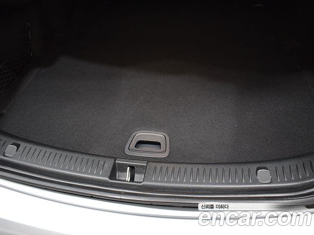 Mercedes-Benz E-Class 2022 — ფოტო 15/20