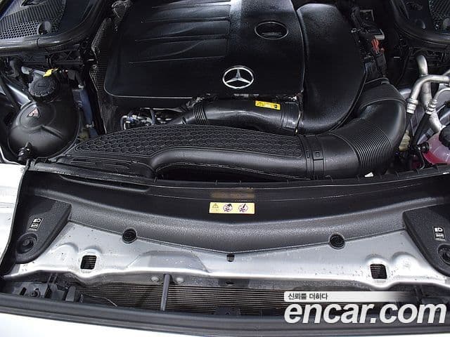 Mercedes-Benz E-Class 2022 — ფოტო 19/20