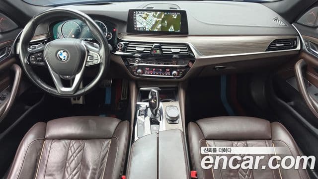 BMW 5 Series 2018 — Şəkil 7/20