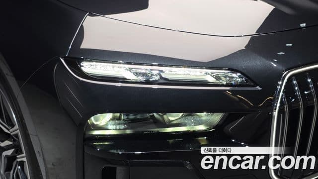BMW 7 Series 2025 — Photo 19/35