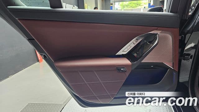 BMW 7 Series 2025 — Photo 16/35