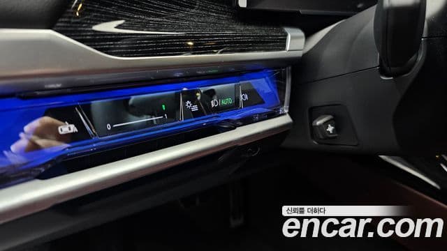 BMW 7 Series 2025 — Photo 25/35