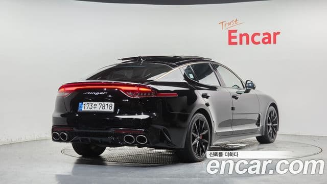 Kia Stinger 2022 — ფოტო 2/20