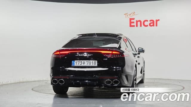 Kia Stinger 2022 — ფოტო 4/20