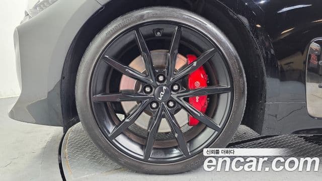 Kia Stinger 2022 — ფოტო 5/20