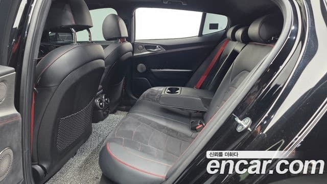 Kia Stinger 2022 — ფოტო 12/20