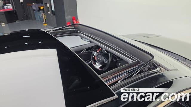 Kia Stinger 2022 — ფოტო 19/20