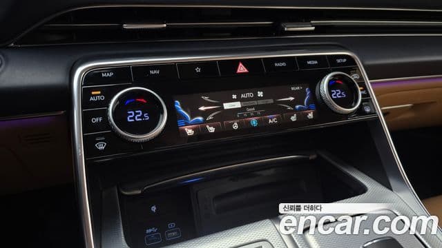 Genesis GV80 2020 — ფოტო 18/20