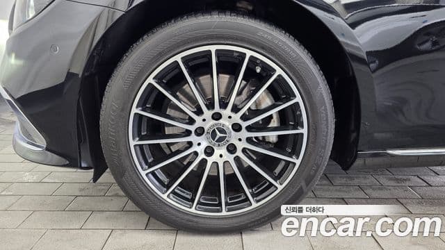 Mercedes-Benz E-Class 2022 — ფოტო 5/20