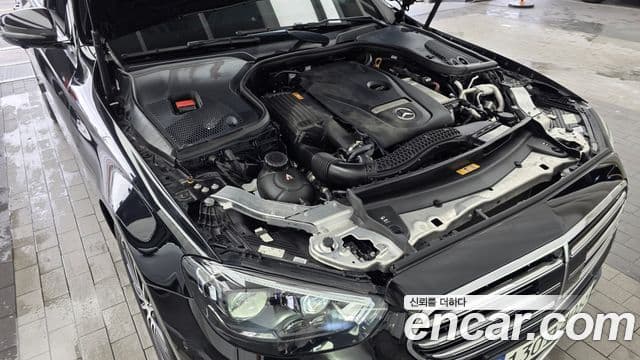 Mercedes-Benz E-Class 2022 — ფოტო 6/20