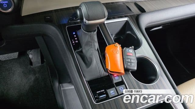 Toyota Sienna 2023 — Şəkil 9/20
