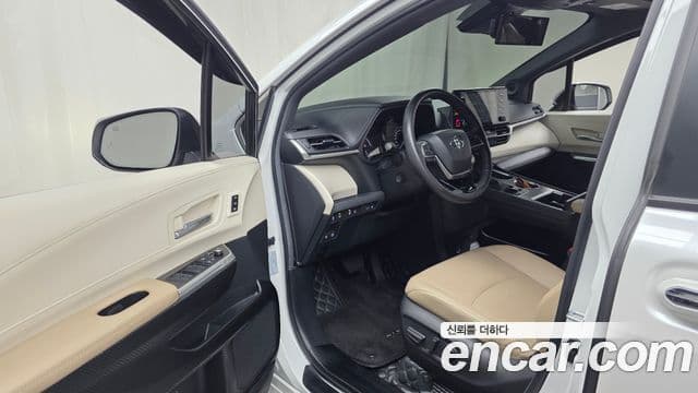 Toyota Sienna 2023 — Şəkil 10/20