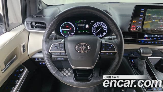 Toyota Sienna 2023 — Şəkil 13/20