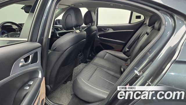 Genesis G70 2018 — ფოტო 12/20