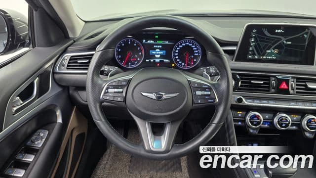 Genesis G70 2018 — ფოტო 13/20