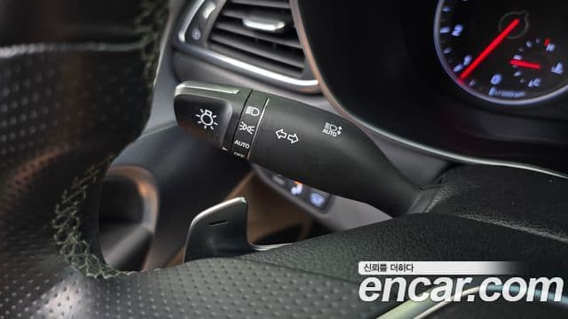 Genesis G70 2018 — ფოტო 19/20