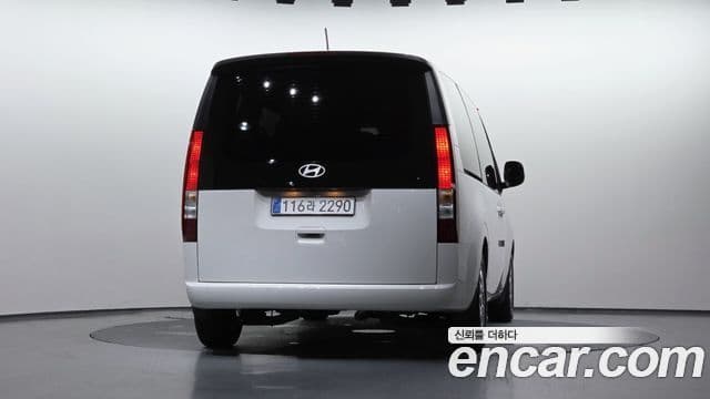 Hyundai Staria 2025 — фото 4 из 20