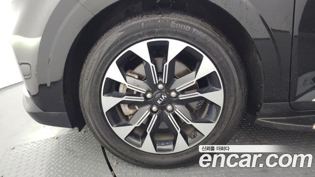 Kia Carnival 2020 — Фото 5/20