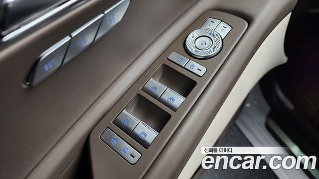 Genesis GV80 2022 — Photo 18/35