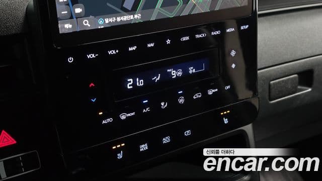 Hyundai Staria 2021 — ფოტო 18/20