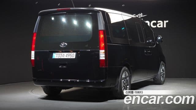 Hyundai Staria 2023 — фото 2 из 20
