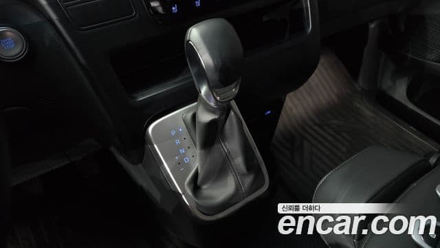Hyundai Staria 2023 — Şəkil 9/20