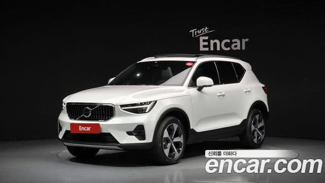 Volvo XC40 2024 — Фото 1/20