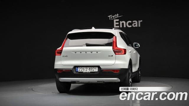Volvo XC40 2024 — Фото 4/20