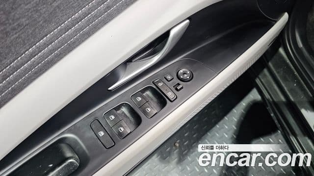 Hyundai Avante 2023 — ფოტო 19/20